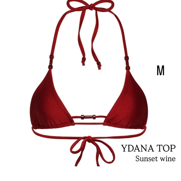 ✨ Two-Piece Swimsuit – Diciembre 29 ✨